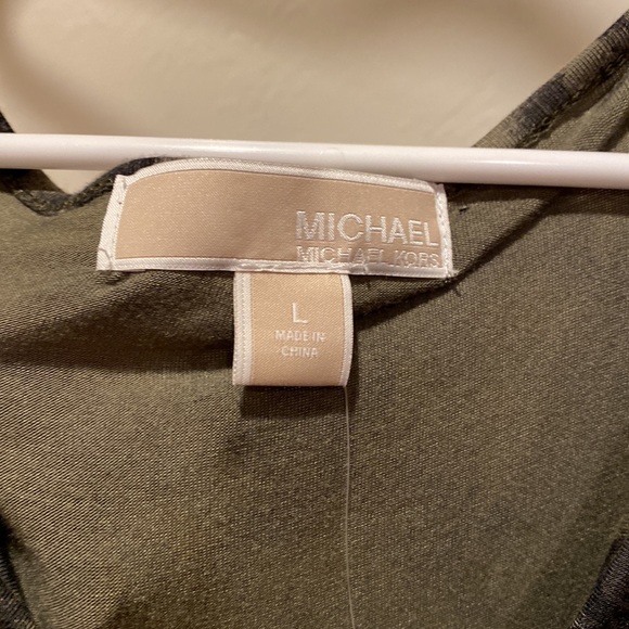 Flattering, falls so nicely, multicolored sleeveless dress - Picture 5 of 7